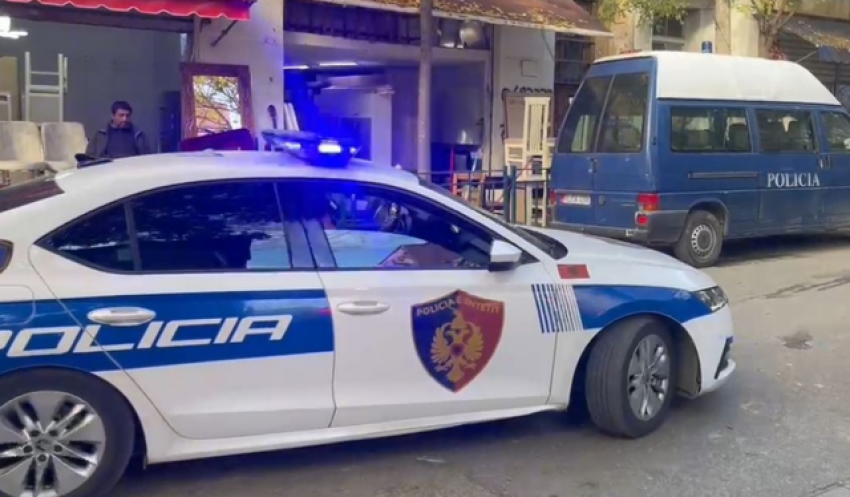 Digjet automjeti i parkuar gjatë natës në Prrenjas, dyshohet për zjarrëvënie të qëllimshme 3 digjet automjeti i parkuar gjate nates ne prrenjas dyshohet per zjarrevenie te qellimshme 69b6cf4274cb6