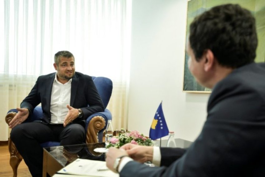 emri i fundit qe po lakohet si kandidat per president andin hoti kontakton deputetet e pdk se e ldk se nje nga nje 69a817f6e1982