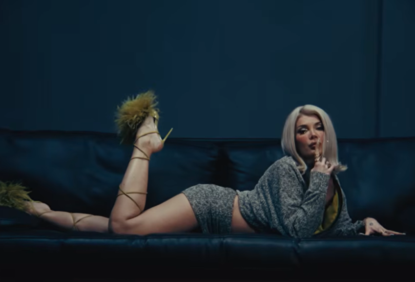 era istrefi publikon kengen e re me skena te nxehta ne videoklip 69aea5e002823