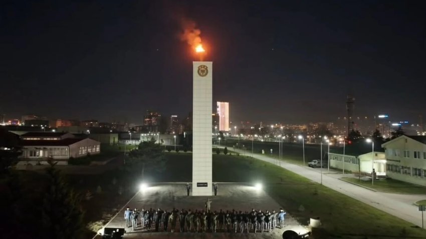 fsk ndez flakadanin ne kazermen adem jashari ne permbyllje te shenimit te 28 vjetorit te epopese se uck se 69acb419b5b6c