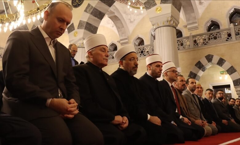 Kreu i Çështjeve Fetare të Turqisë kryesoi namazin e teravisë në Shkup 1 kreu i ceshtjeve fetare te turqise kryesoi namazin e teravise ne shkup 69a8af0a1c3b2