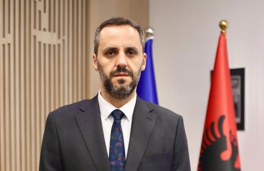 lamallari merr detyren e ministrit te puneve te brendshme rikthehem ne shtepi pergjegjesi e madhe dhe nder i posacem 69aaf281c9da3