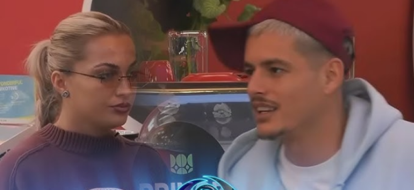 londrimi ia shpreh pelqimin aurores ky eshte reagimi i saj 69ab5a695f442