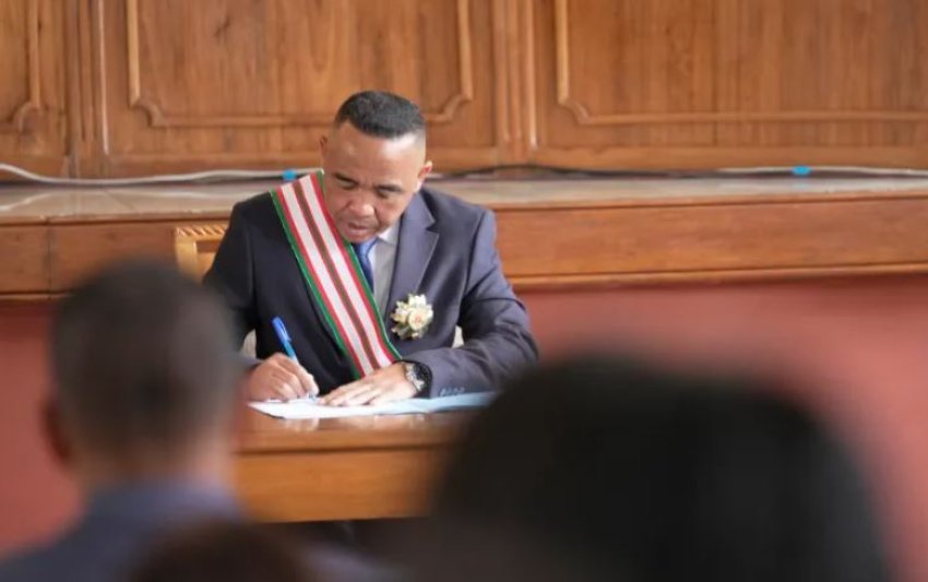 Madagaskari emëron shefin e antikorrupsionit si kryeministër disa ditë pas shpërbërjes së kabinetit 3 madagaskari emeron shefin e antikorrupsionit si kryeminister disa dite pas shperberjes se kabinetit 69b7e6da41077