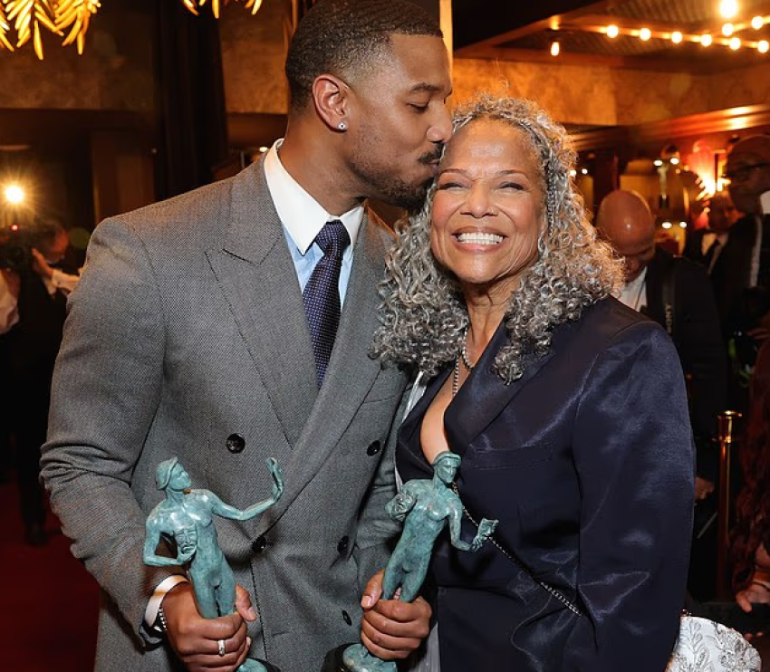 Michael B. Jordan përqafon dhe puth nënën e tij pas fitimit të çmimit kryesor në Actor Awards 1 michael b jordan perqafon dhe puth nenen e tij pas fitimit te cmimit kryesor ne actor awards 69a569f6165fc