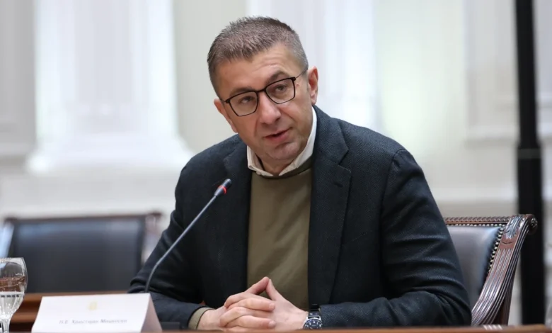 Mickoski: Investimet infrastrukturore do t’i motivojnë qytetarët dhe do të mund t’i kthejmë sërish në vend 2 mickoski investimet infrastrukturore do ti motivojne qytetaret dhe do te mund ti kthejme serish ne vend 69a4b8a47e592