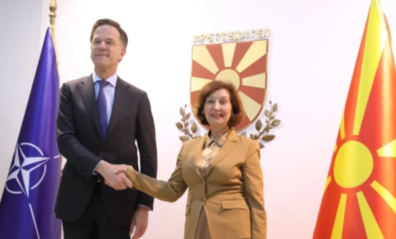 sekretari i pergjithshem i nato s rutte maqedonia e veriut luan dhe vazhdon te luaje nje rol te rendesishem ne ruajtjen e stabilitetit ne ballkanin perendimor 69a6eb209dd20