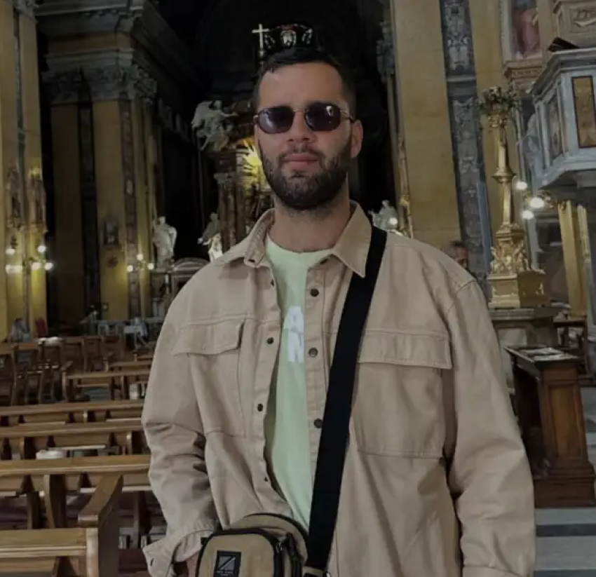 stenaldo per rrugetimin e tij ne bb per mua ishte e rendesishme shume te ruaja standardet e karakterit tim 69c3bc75e659b