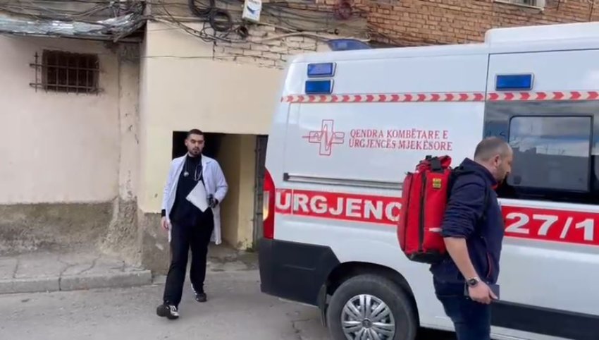 tjeter drame per familjen korcare vajza e vogel tenton perseri vetevrasjen me hedhje nga pallati e shpeton banori 69c54e5a7dd62