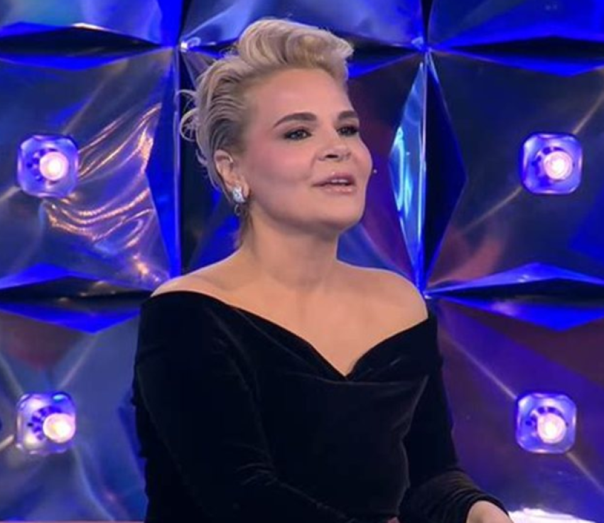 zbulohet emri kjo kengetare qenka reja e monikes 69baf31cdd7ba