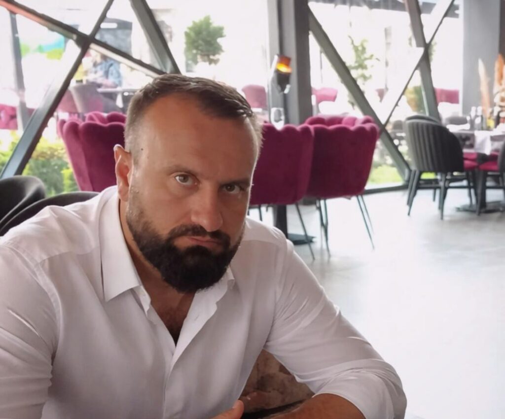 Psikologu Bekim Sejfullahu: Njerëzit nuk janë të lodhur nga jeta, por nga njerëzit! 3 InShot 20260409 190737052