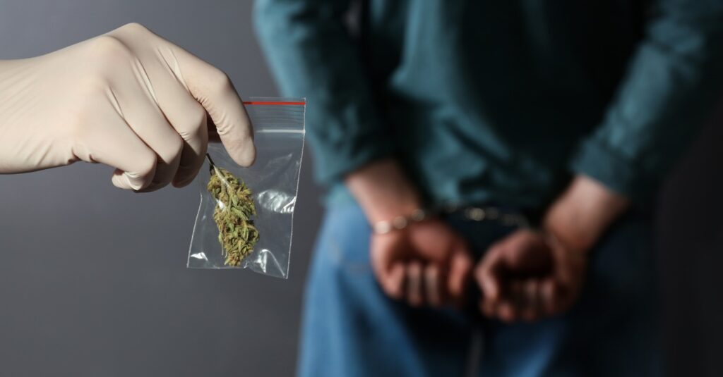 bastisje ne shkup arrestohet nje shtetas turk zbulohen droge dhe pajisje per lojera te fatit online 69d77bad59a78