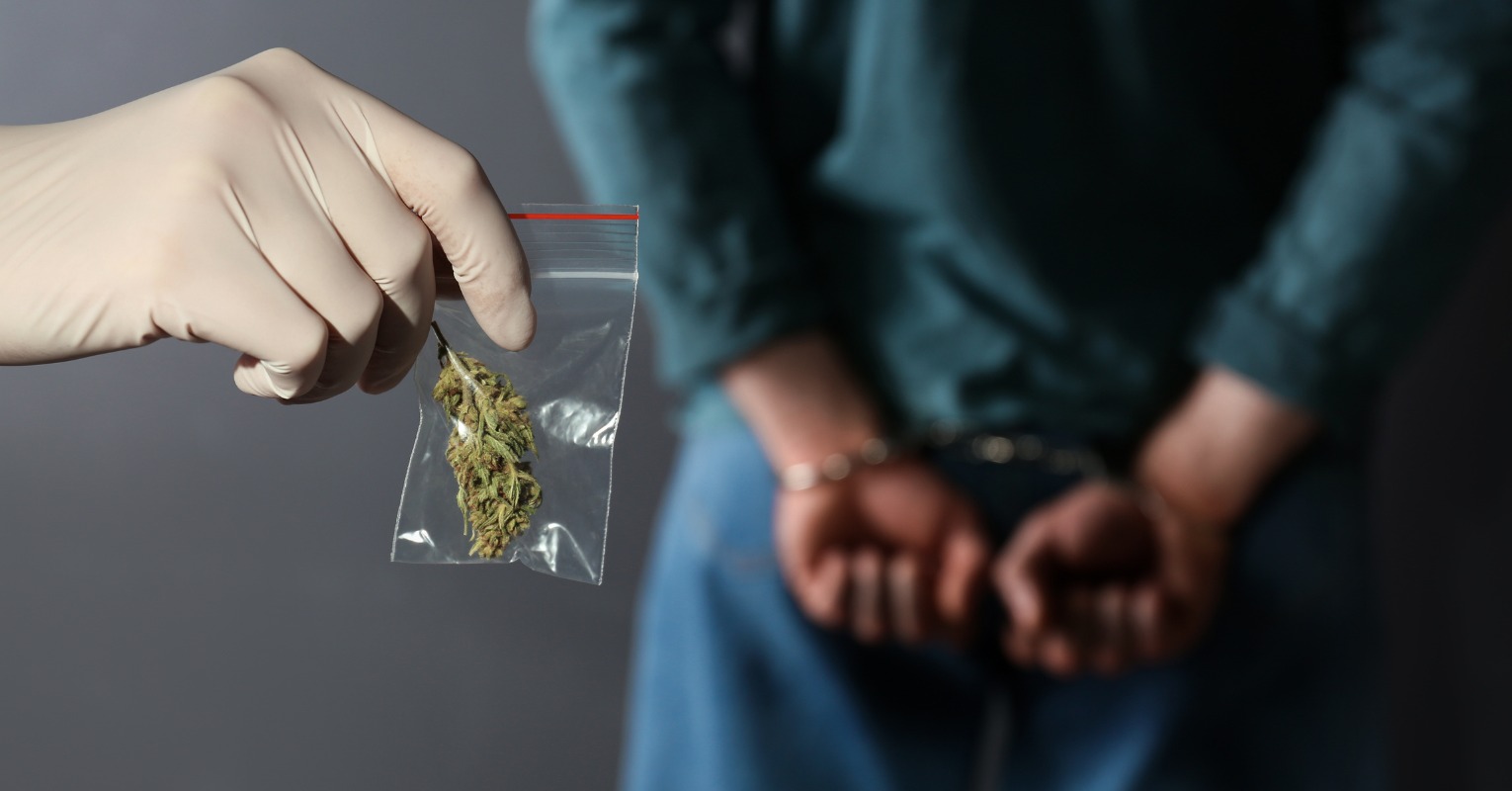 bastisje ne shkup arrestohet nje shtetas turk zbulohen droge dhe pajisje per lojera te fatit online 69d77bad59a78