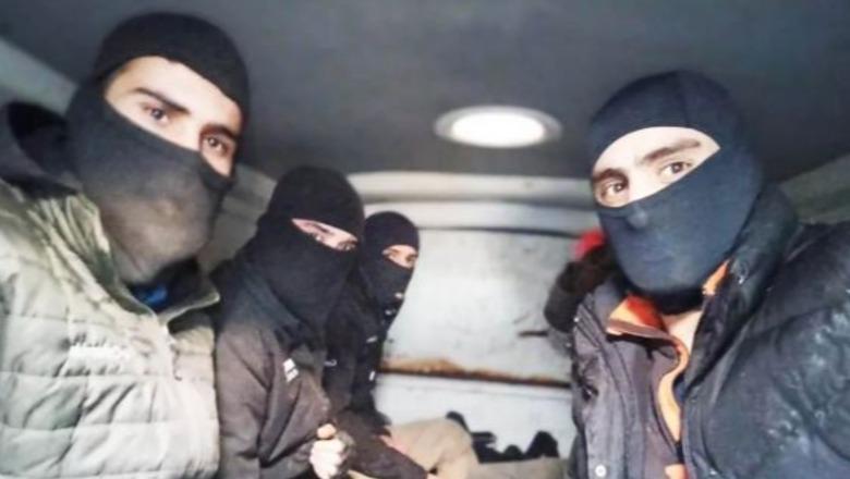 BBC: Policia greke përdor emigrantë si “mercenarë” për kthime të dhunshme në kufi 3 bbc policia greke perdor emigrante si mercenare per kthime te dhunshme ne kufi 69de78bedbd38