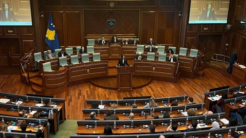 Çitaku: Kuvendi u ngrit mbi dallimet politike, foli me një zë për të vërtetën dhe dinjitetin e viktimave të luftës 3 citaku kuvendi u ngrit mbi dallimet politike foli me nje ze per te verteten dhe dinjitetin e viktimave te luftes 69d8fb78596aa