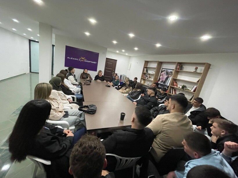 dauti dhe berisha mobilizojne studentet per protesten e 6 prillit 69d18cecc6b65