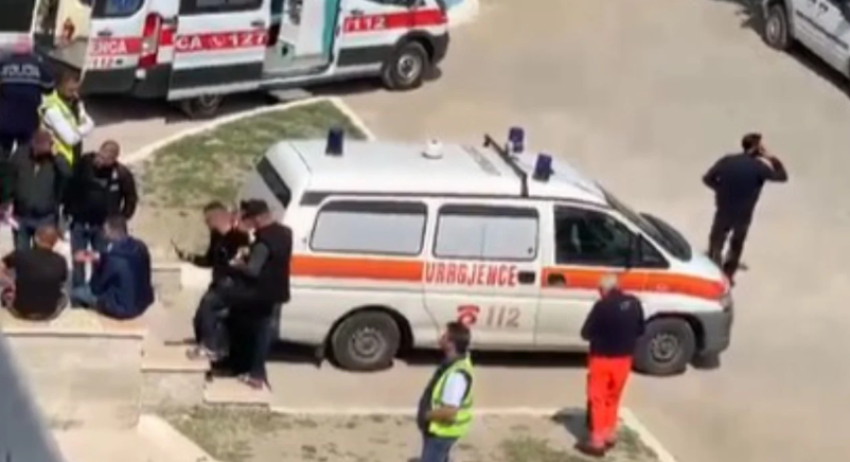 e rende ne tepelene dy personave u plas bomba e pashperthyer nga koha e luftes plagosen rende 69e77cde7a855