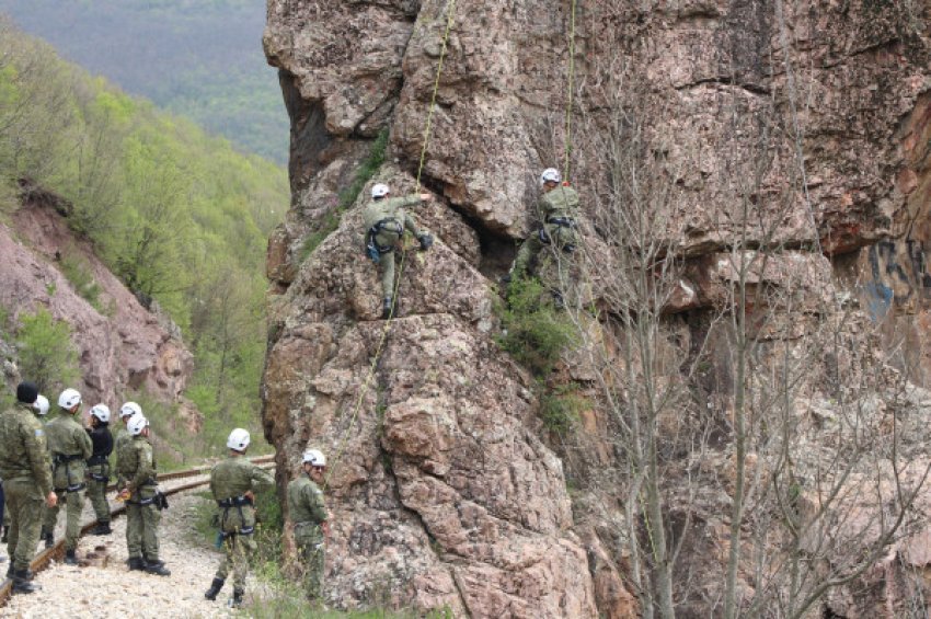 fsk perfundon trajnimin bazik per kerkim shpetim malor 69ef9dea4aa63