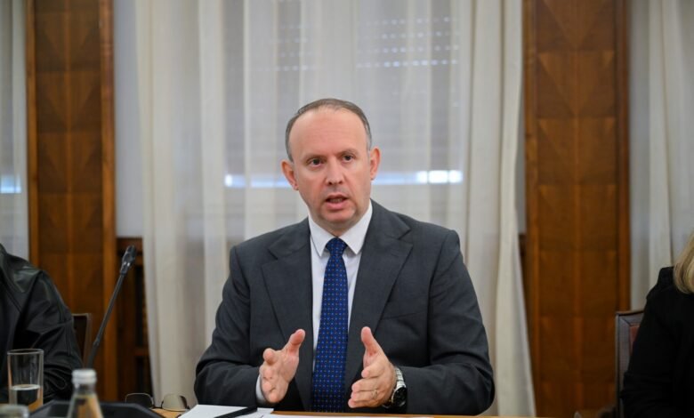 gashi takim me gazetaret thekson rendesine e transparences dhe komunikimit me publikun 69f39a640c7d1