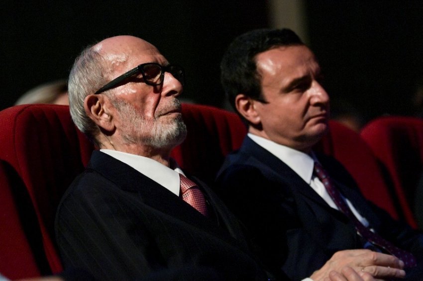 kurti ngushellon per ndarjen nga jeta te rexhep qosjes 69ea573567568