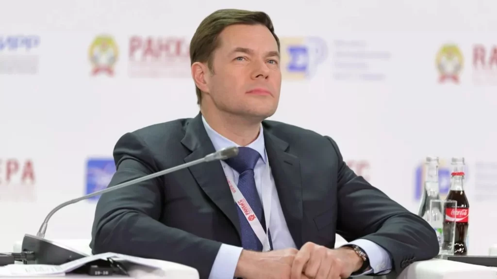 kush eshte manjati rus jahti i te cilit kaloi i pashqetesuar ne hormuz 69f223e62cd8e