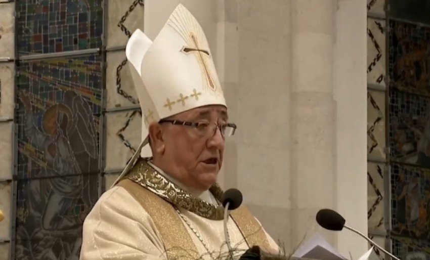 mesha e pashkeve ipeshkvi gjergji bej thirrje per paqe pergjegjesi dhe dialog 69d1f3781bd19