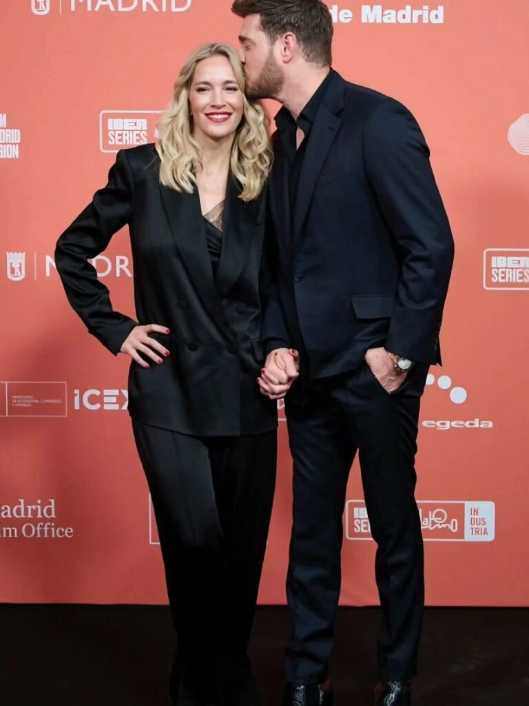 michael buble dhe luisana lopilato festojne 15 vjetorin e marteses 69cee2778bfff