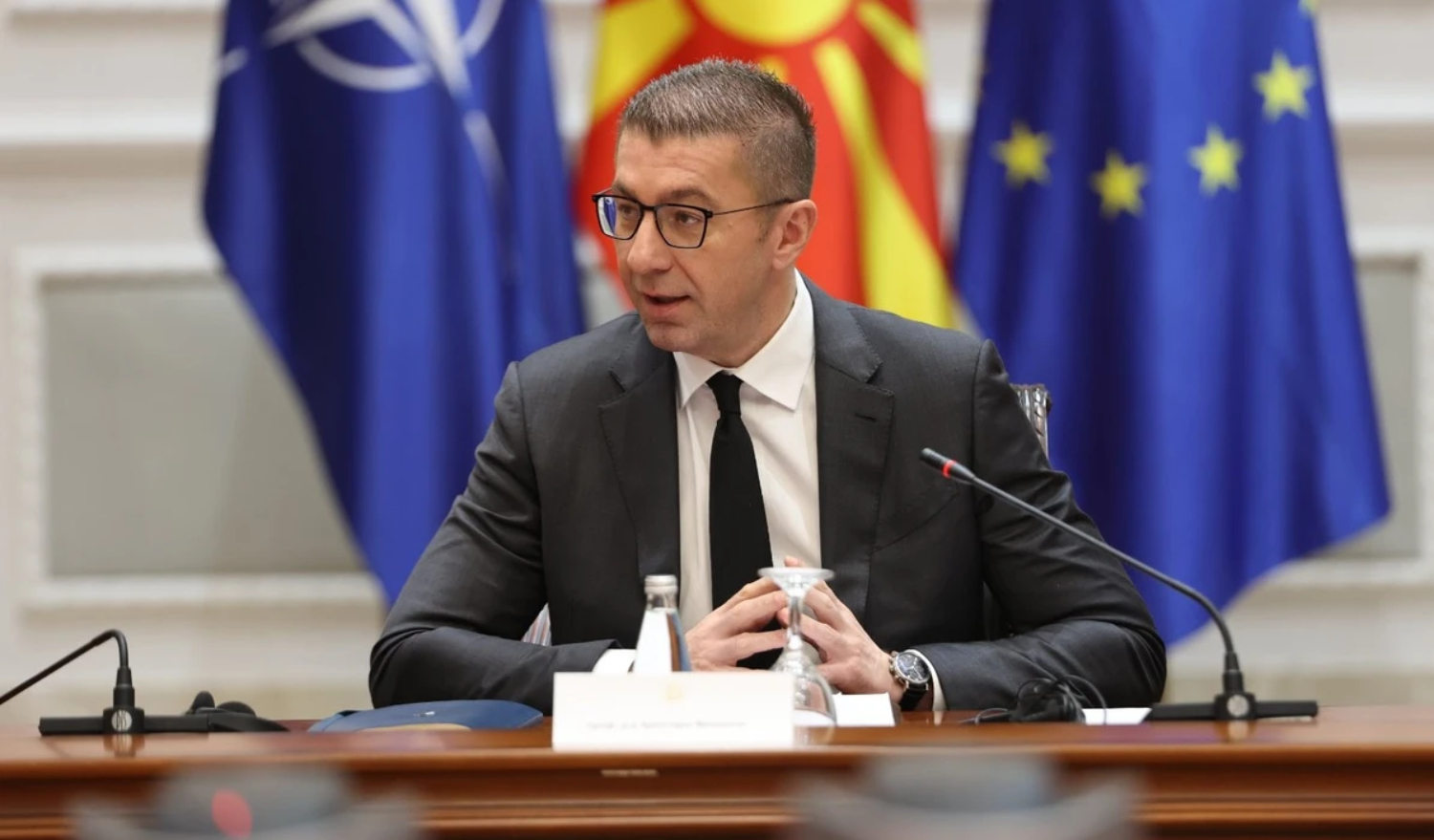 mickoski shqiptaret jane vlere e shtuar gjuha shqipe dhe himni duhet te na bashkojne 69ccefacbc751