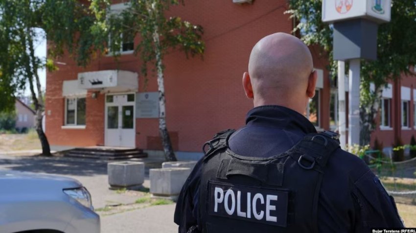 ndalohen punonjes te postes se serbise ne veriun e kosoves per shperndarje te paligjshme te dergesave 69d53f36563a2
