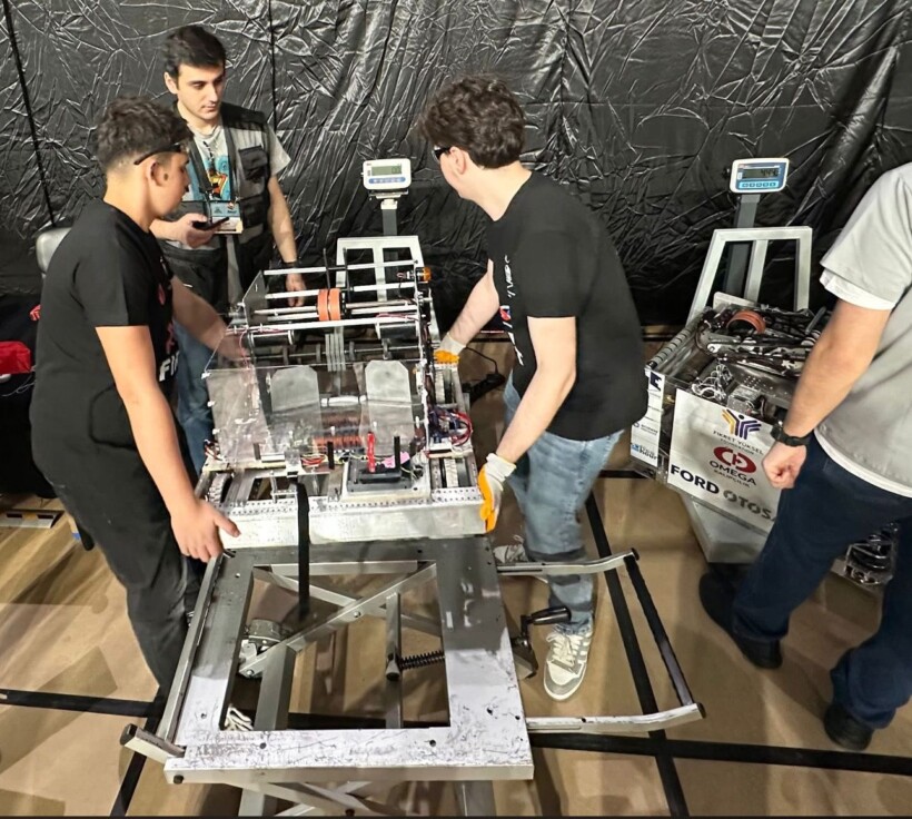 nxenesit e cvetan dimov perfaqesojne me sukses shkupin ne garen nderkombetare te robotikes ne turqi 69d4bc904a470