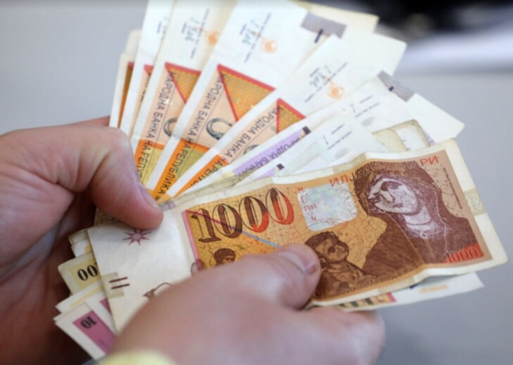 Padi ndaj drejtorit pasi gjatë pushimit vjetor u pagua sikur të punonte orë shtesë 3 padi ndaj drejtorit pasi gjate pushimit vjetor u pagua sikur te punonte ore shtese 69d7ec2d4ccde