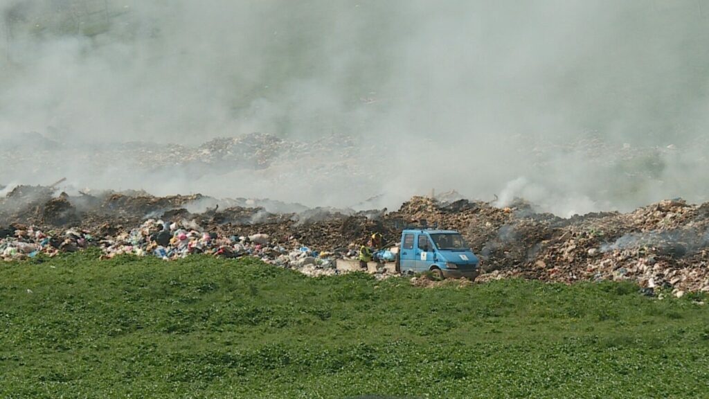 rikthehen zjarret ne deponine e haracines tymi dhe era e keqe ngulfatin banoret 69d9056cc290a