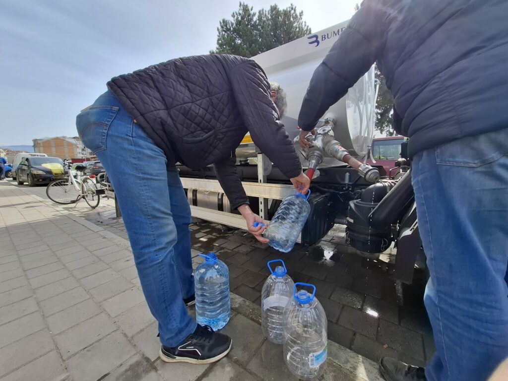 struga ne kaos me faturat e ujit qytetaret paguajne komuna premton rimbursim me keste 69dba86e84fd3