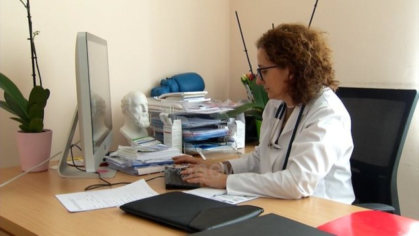 temperaturat e larta godasin femijet mjekja bushati dhimbja e kokes tek femijet mund te paralajmeroje epilepsi 69dbd7a909d9e