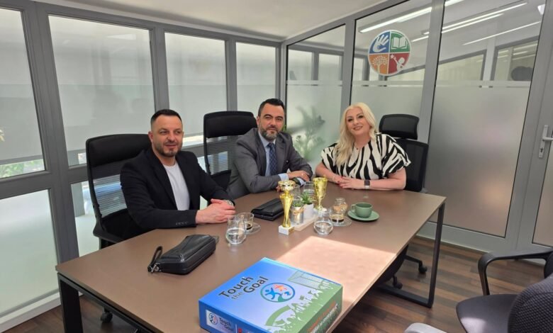 zevendesministri sulejmani viziton shfq idnina thekson rendesine e arsimit inkluziv 69f210a0d8b28