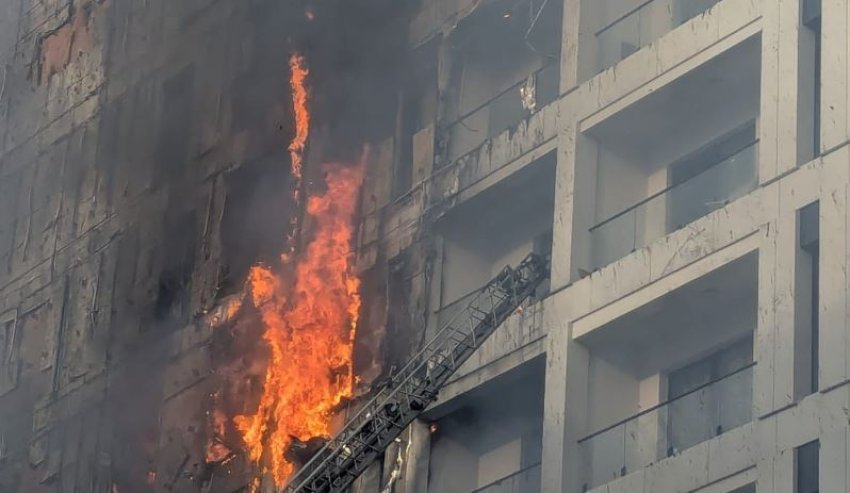 zjarri masiv 2 helikoptere dhe 50 persona ne lufte me flaket 7 te lenduar 69de7aa2016d8