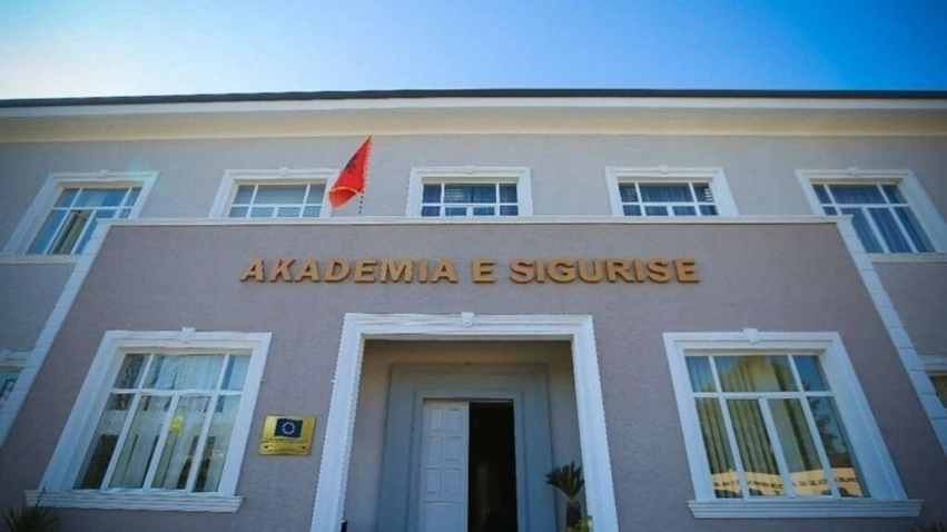 56 studente te helmuar pse u helmuan studentet e akademise se sigurise 69ffc4b5c1428