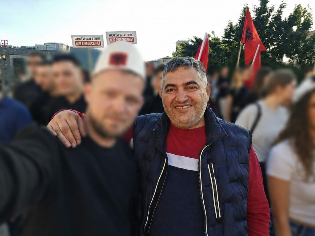 VLEN: Kundër kujt proteston Bujar Ahmeti, kundër vetvetes apo kundër axhës së tij Ali Ahmetit? 4 IMG 20260522 WA0003