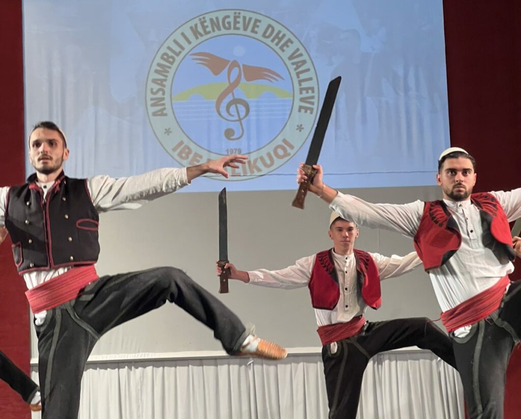 Emocione, krenari dhe duartrokitje pa fund për Ansamblin “Ibe Palikuqi” në “SBONI 2026” 2 IMG 704b00a1c7e8a71ae51fa9e0e195a866 V