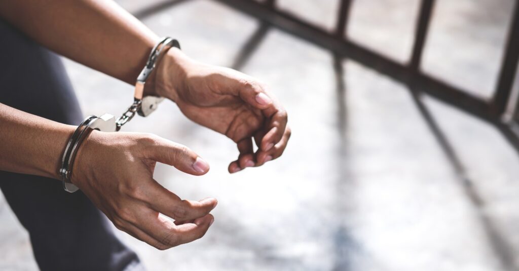 arrestohet polici per dhune ndaj gruas i caktohet paraburgimi 69f9faf4d37b9