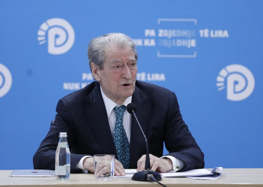 berisha i kenaqur me raportin e be kreu i pd shikon vetem shqetesimet hija e zeze e korrupsionit eshte ne cdo rresht te raportit 69f9f21119bb5