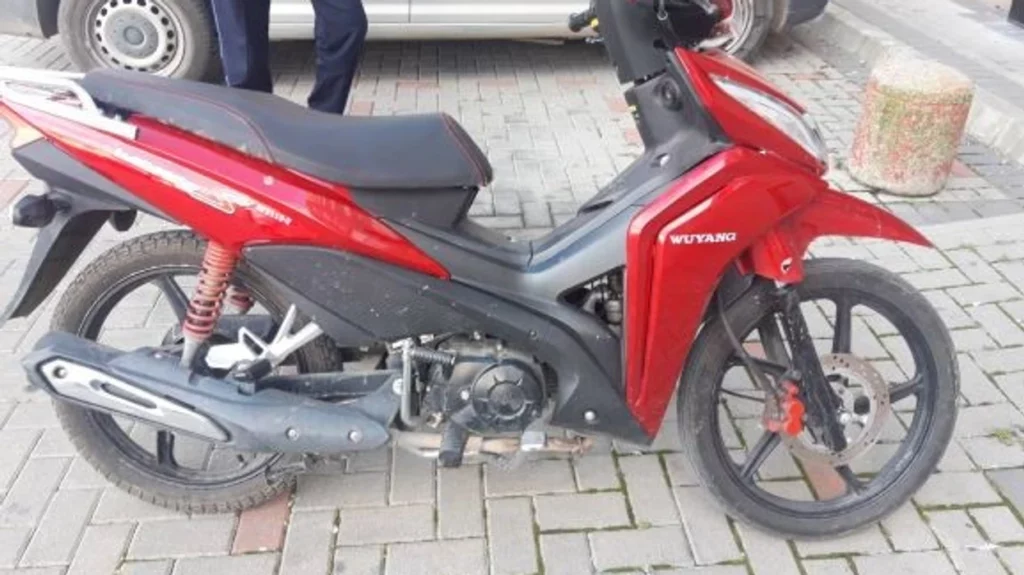 Duke filluar nga sot, motoçikletat deri në 125m3 do të drejtohen me leje të kategorisë “B” në Maqedoni 2 duke filluar nga sot motocikletat deri ne 125m3 do te drejtohen me leje te kategorise b ne maqedoni 6a17180d590c8
