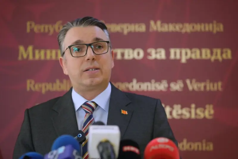 Filkov refuzon provimin në shqip: Kushtetuta nuk interpretohet politikisht 3 filkov refuzon provimin ne shqip kushtetuta nuk interpretohet politikisht 6a0aca10b7989