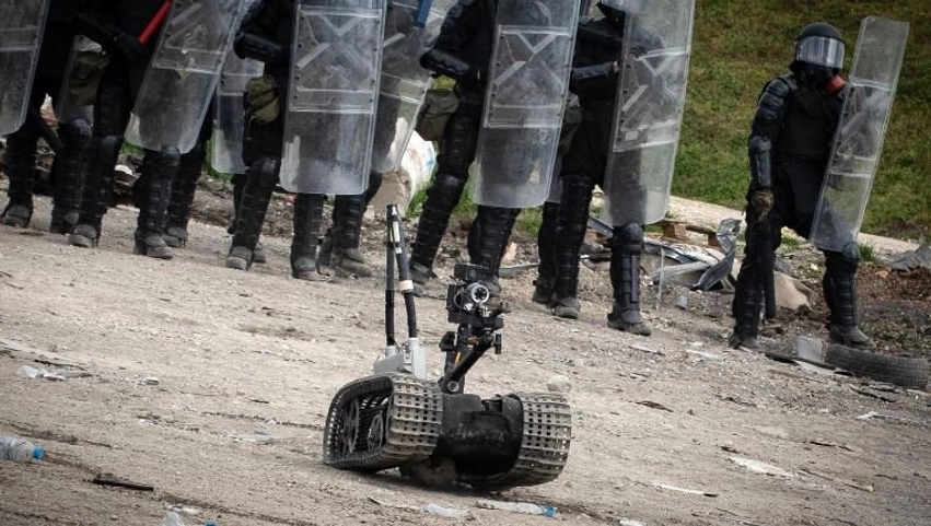kfor zhvillon stervitje ne kampin novo selo perdorin sistem robotik per neutralizimin e mjeteve shperthyese 69fe3a91e6dd9