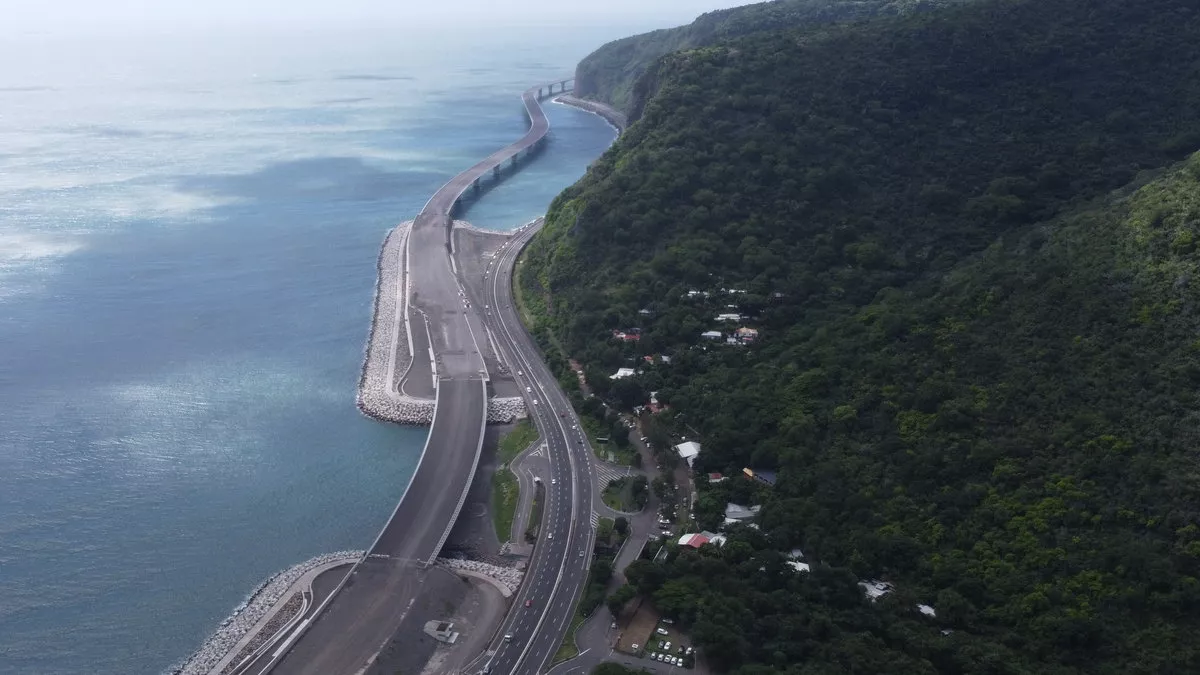 Kjo është autostrada mbi det që kushton 200 milionë euro për kilometër 1 kjo eshte autostrada mbi det qe kushton 200 milione euro per kilometer 6a037fa6c4b70