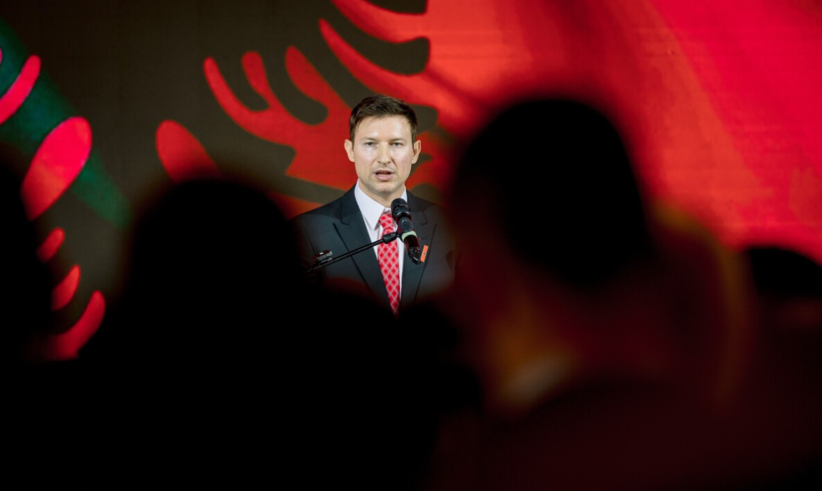 Kush ia luhati karrigen ambasadorit Meidani në Shkup?! Ministria e Jashtme Shqiptare: Komentet në media nuk pasqyrojnë realitetin 1 kush ia luhati karrigen ambasadorit meidani ne shkup ministria e jashtme shqiptare komentet ne media nuk pasqyrojne realitetin 6a0dc16ca79ed