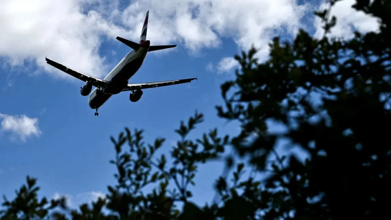 lufta ne iran paralajmerim per rritjen e cmimeve te biletave te avionit ne evrope 6a0579e719c8a