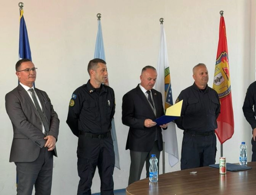 mbi 3000 intervenime vec ne vitin 2025 shprehet mirenjohje per zjarrfikesit e prishtines 69f8a02af2740