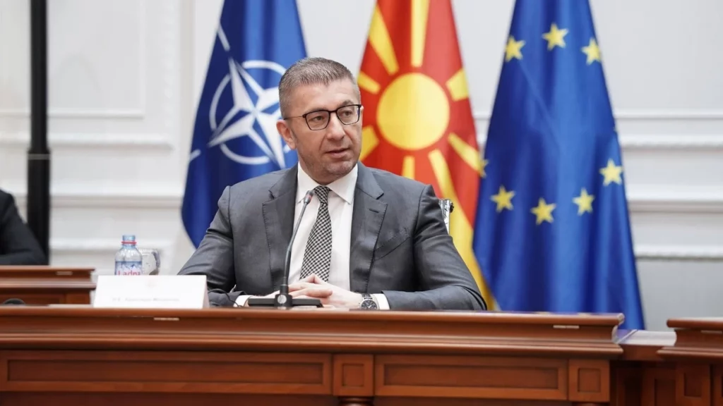 Mickoski për provimin jurisprudencës: Shumë shpejt do të vijmë tek zgjidhja 3 mickoski per provimin jurisprudences shume shpejt do te vijme tek zgjidhja 6a12eb4faaeee