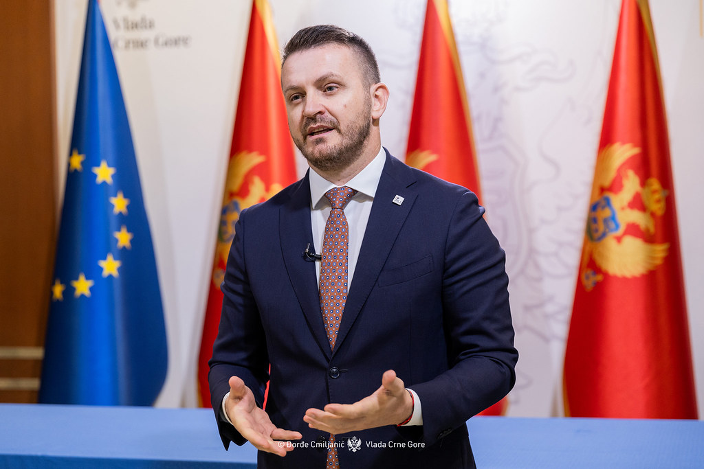 ministri dukaj nga mali i zi mbeshtet studentet shqiptare ne rmv 6a0827108551e